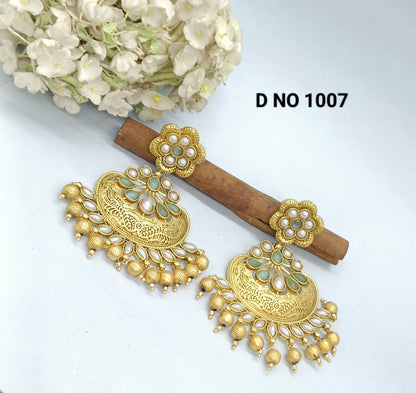 Antique Golden Earring Sku 1007 rchiecreation