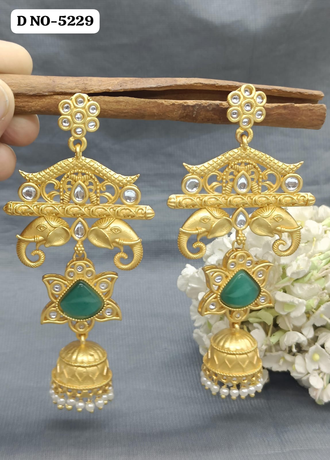 Golden Earrings Sku 5229 rchiecreation