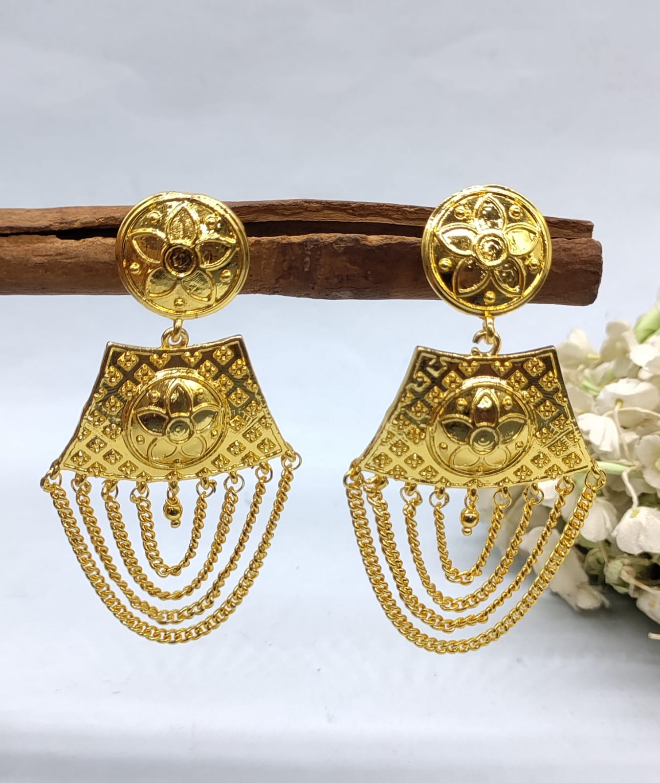 Antique Golden Earrings Sku-1078 rchiecreation