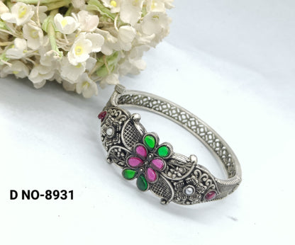 Victorian Woman Bracelet Sku 8931 rchiecreation