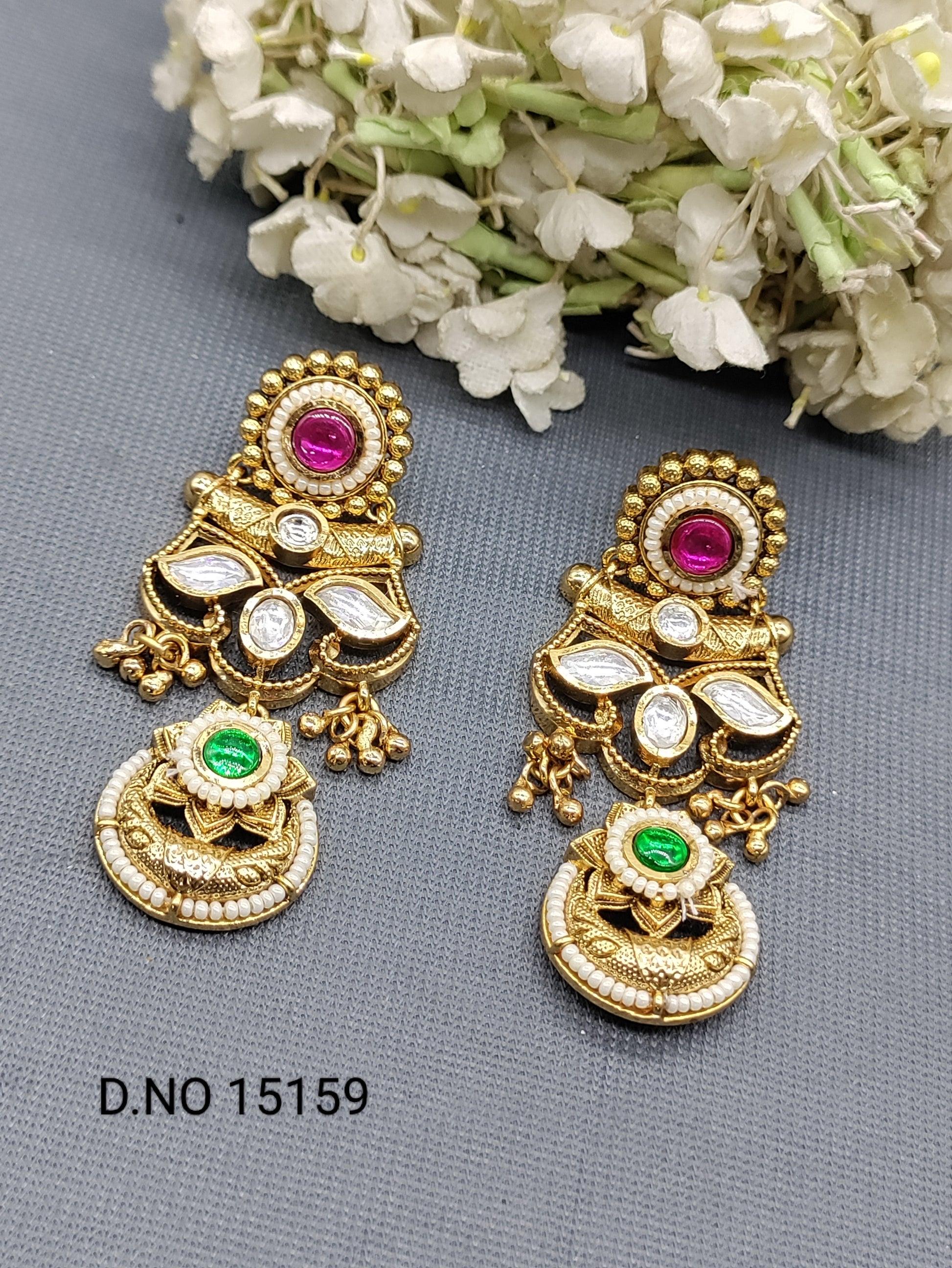 Antique Golden Earring Sku 15159 rchiecreation