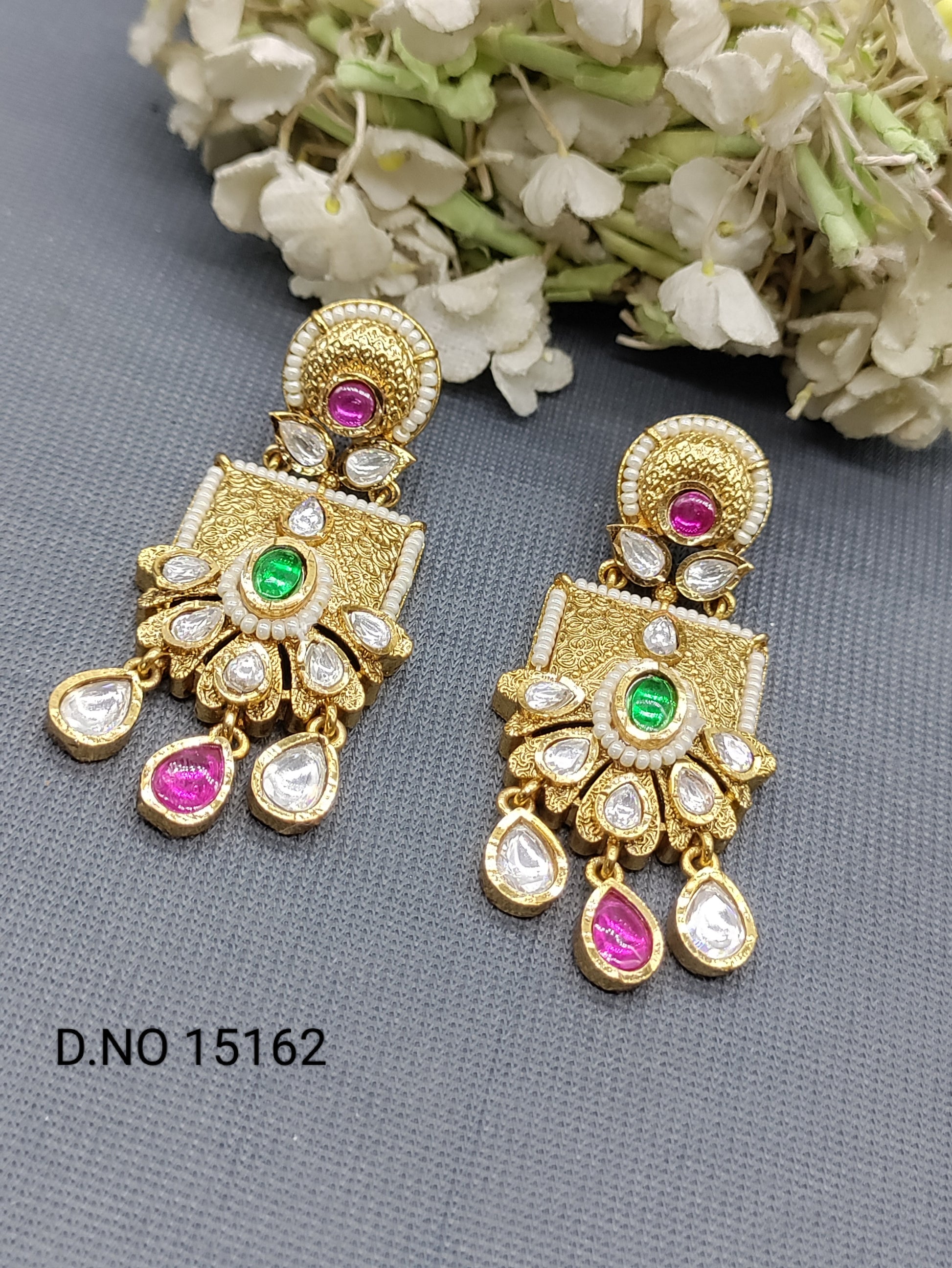 Antique Golden Earring Sku 15162 rchiecreation