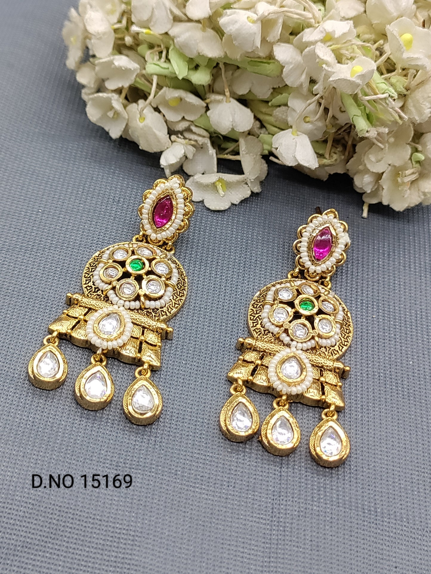 Antique Golden Earring Sku 15169 rchiecreation