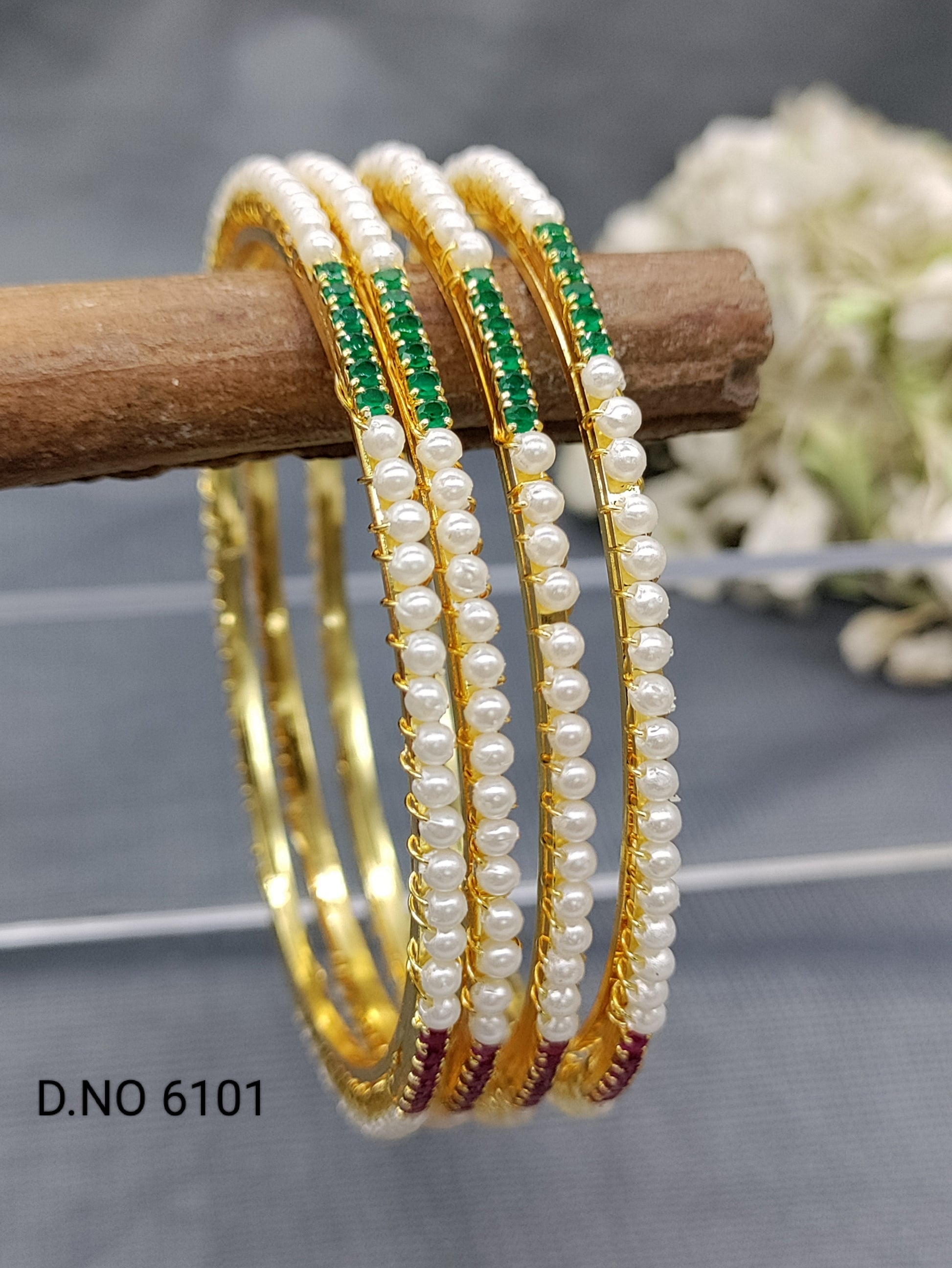 Stone Bangles Golden Sku 6101 rchiecreation