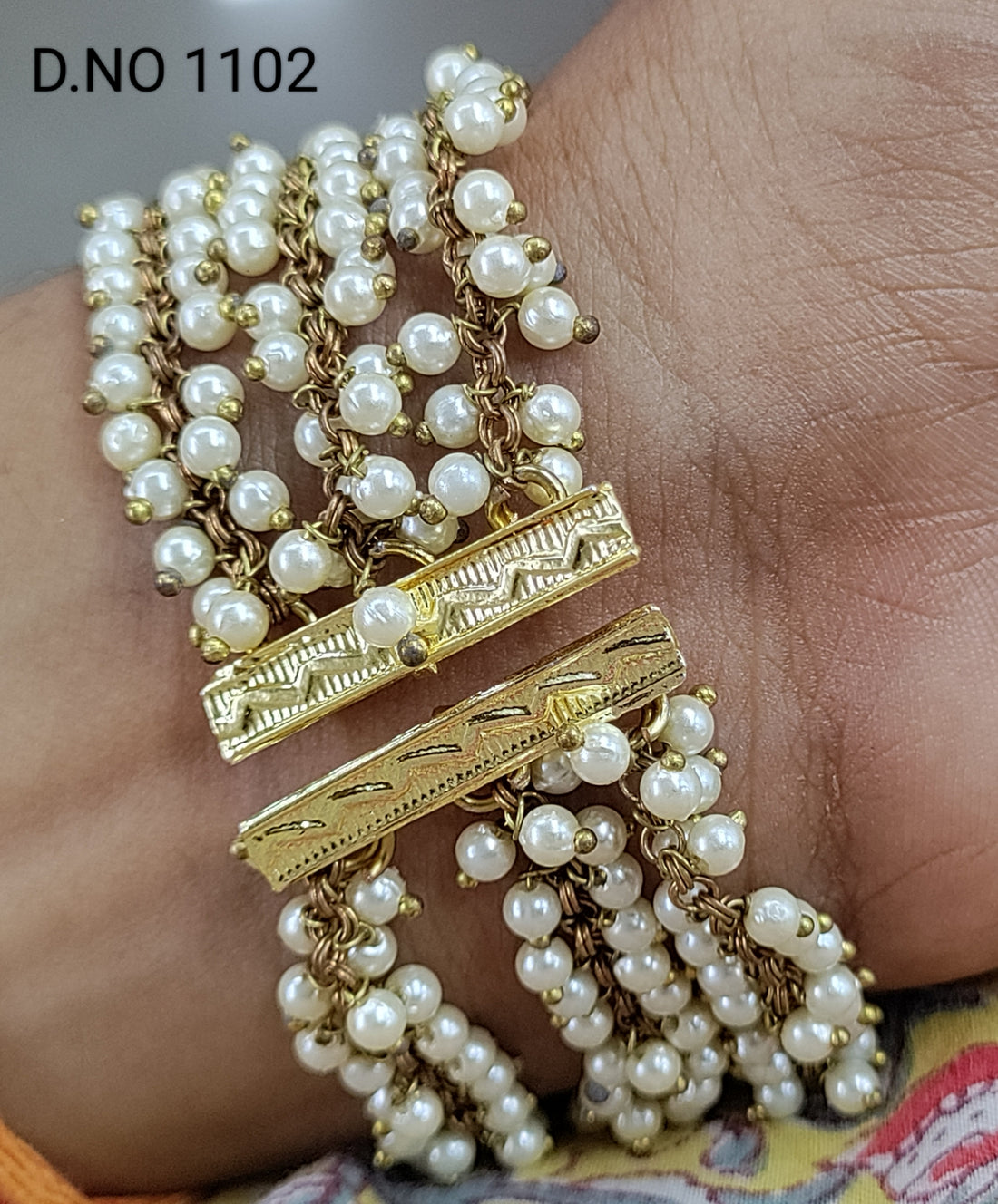 Golden pearl Bracelet Sku 1102 rchiecreation