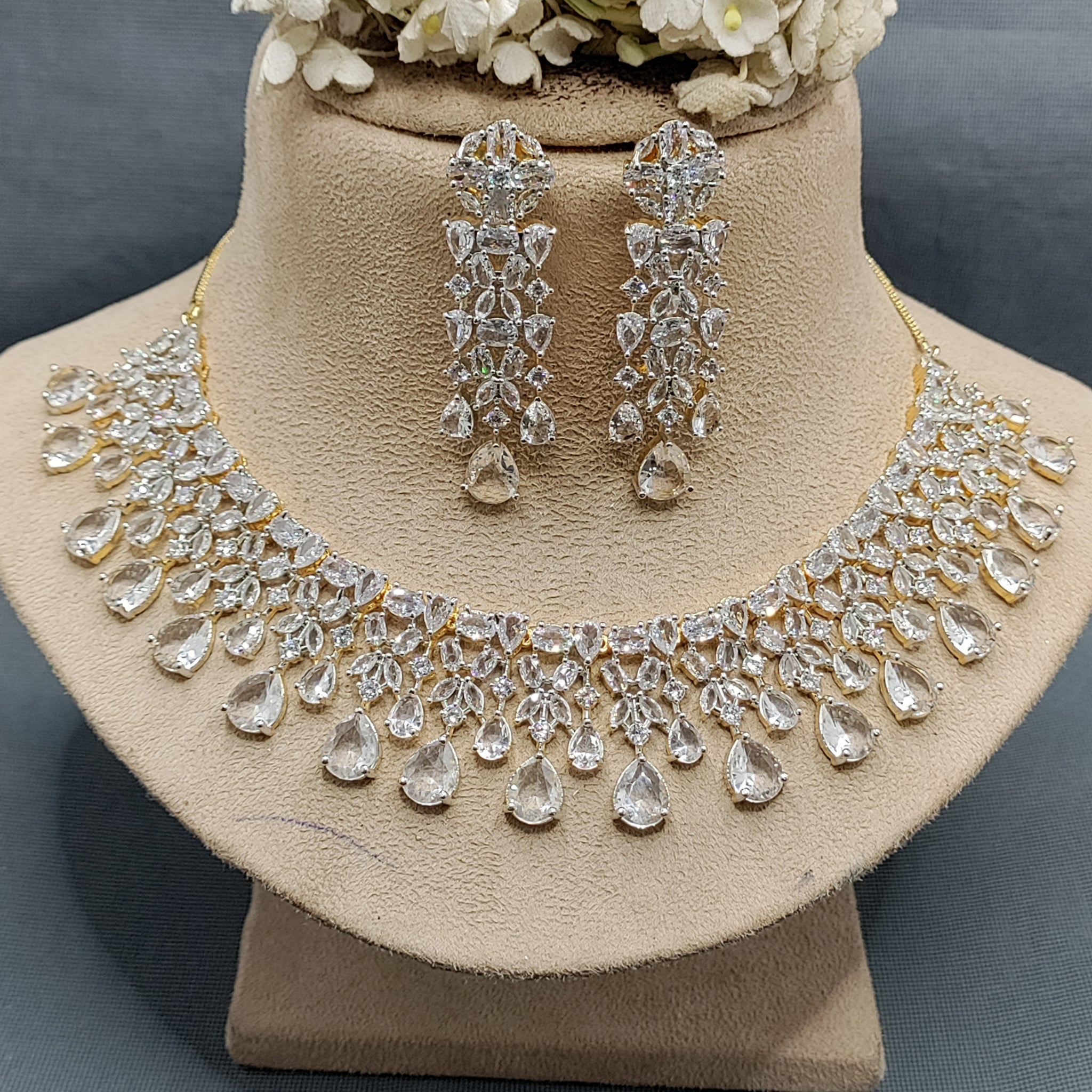 Cz Ad Golden Necklace Set Sku AN 041 SR rchiecreation