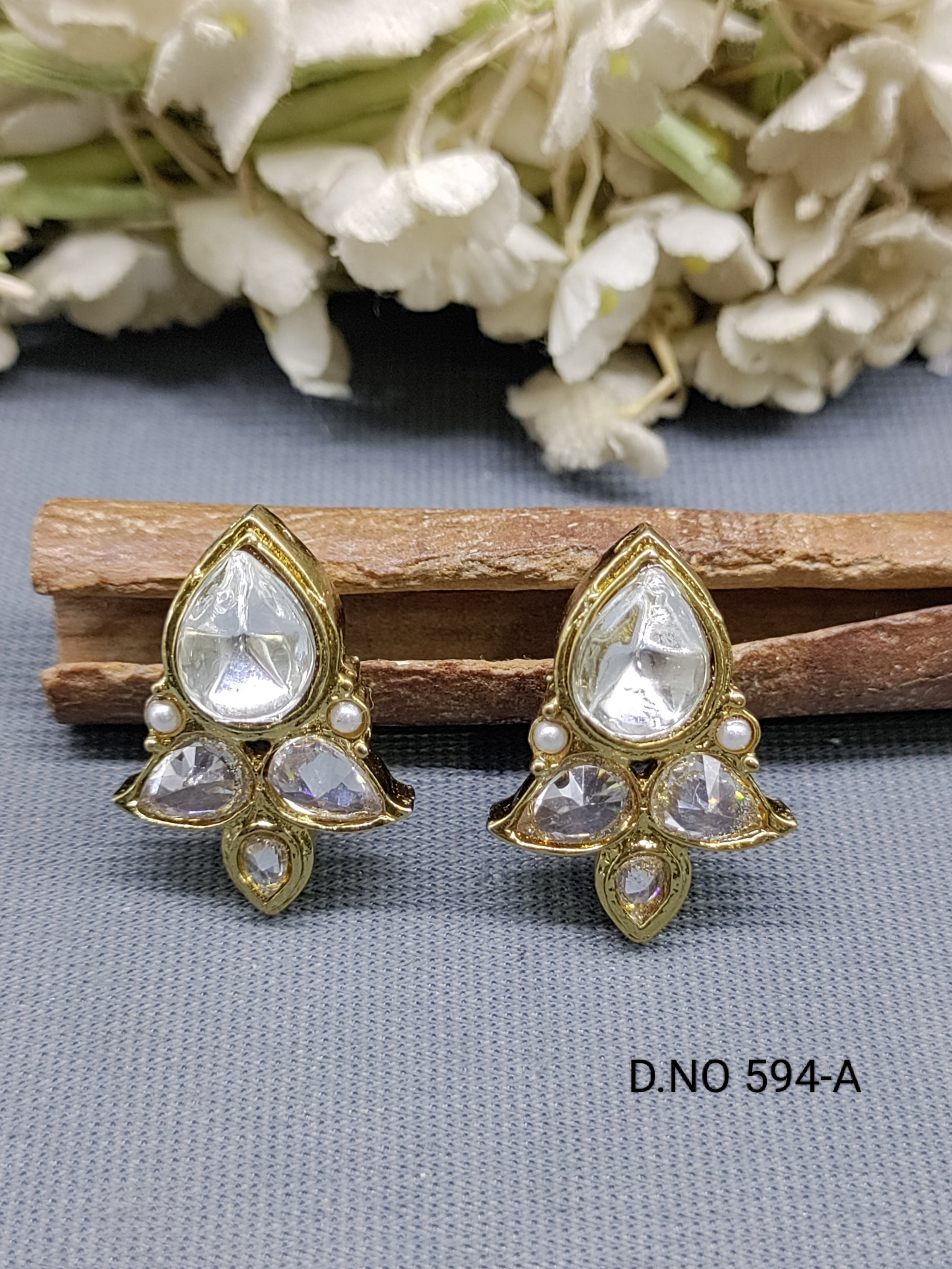 White Polki Mehandi Tops & Stud Earrings Sku 594 rchiecreation