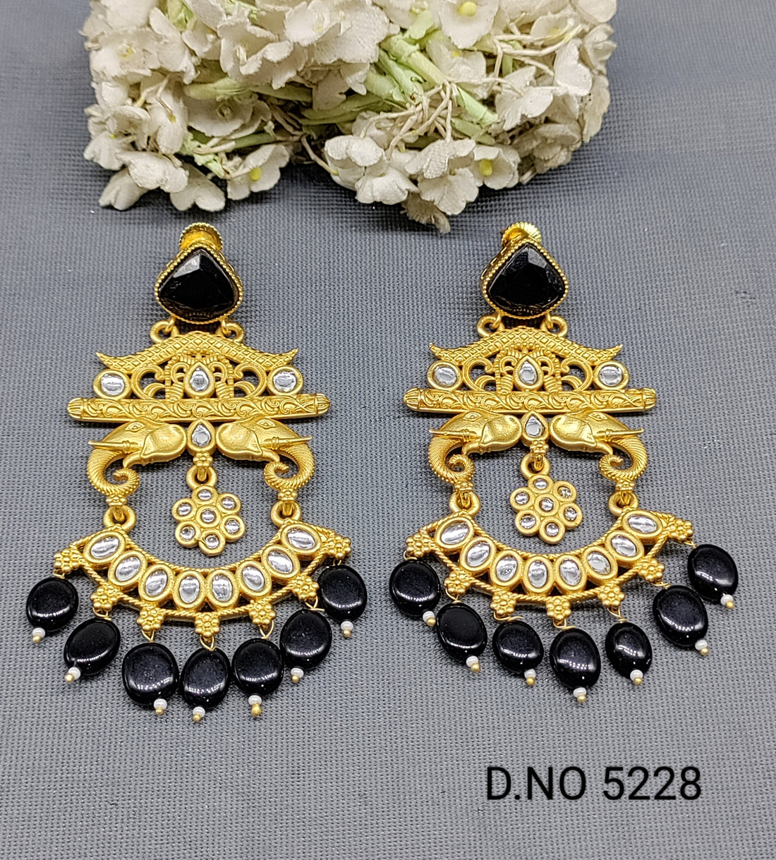 Golden Matt Earring Sku 5228 rchiecreation