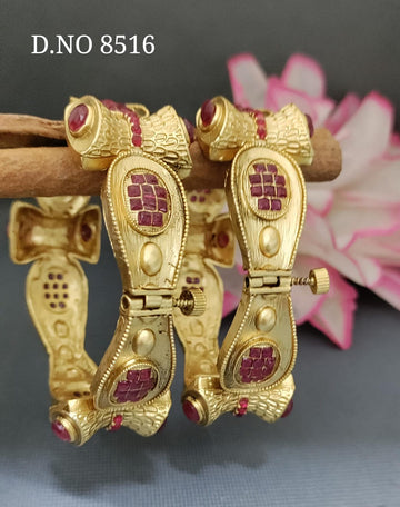 Antique Golden Openable Bangle SKU 8516