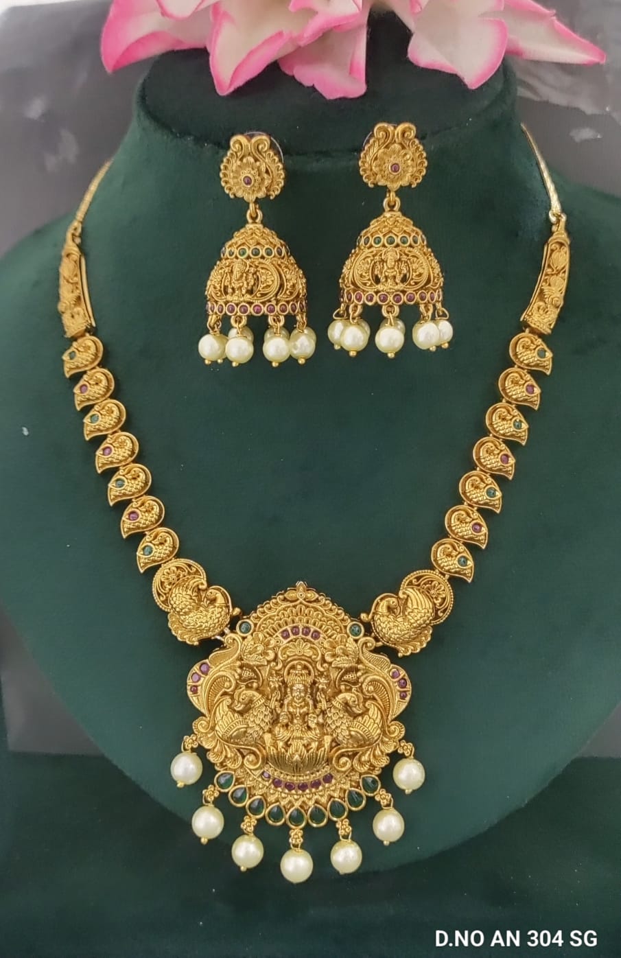 Antique Golden Temple Necklace SKU AN 304 SG