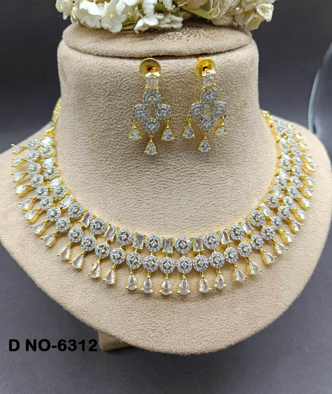 American Diamond Golden Necklace Sku- 6312 D5 - rchiecreation