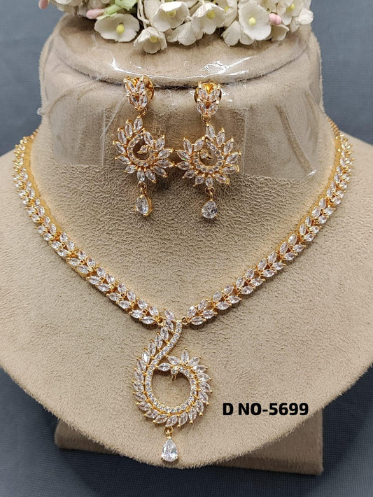 American Diamond Necklace Golden 5699 C3 - rchiecreation