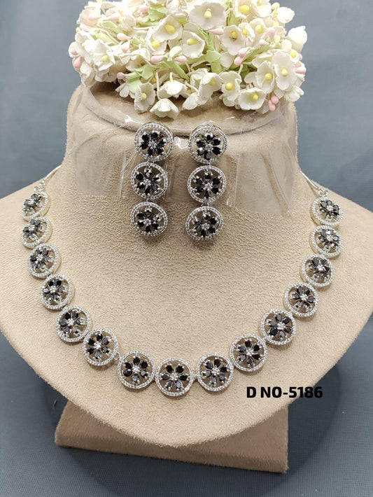 American Diamond Necklace Rodium Sku 5186 C3 - rchiecreation