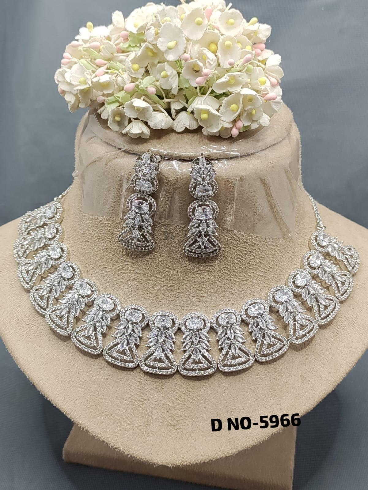 American Diamond Necklace Rodium Sku 5966 C3 - rchiecreation