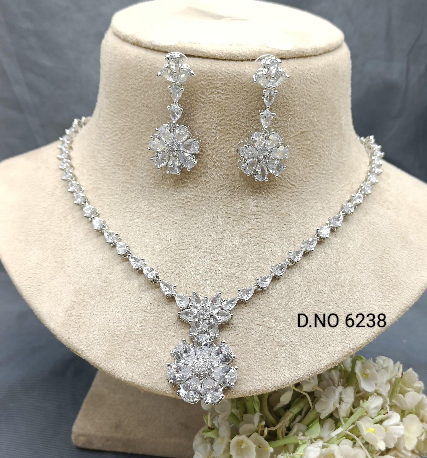 American Diamond Necklace Rodium Sku- 6238 C3 - rchiecreation