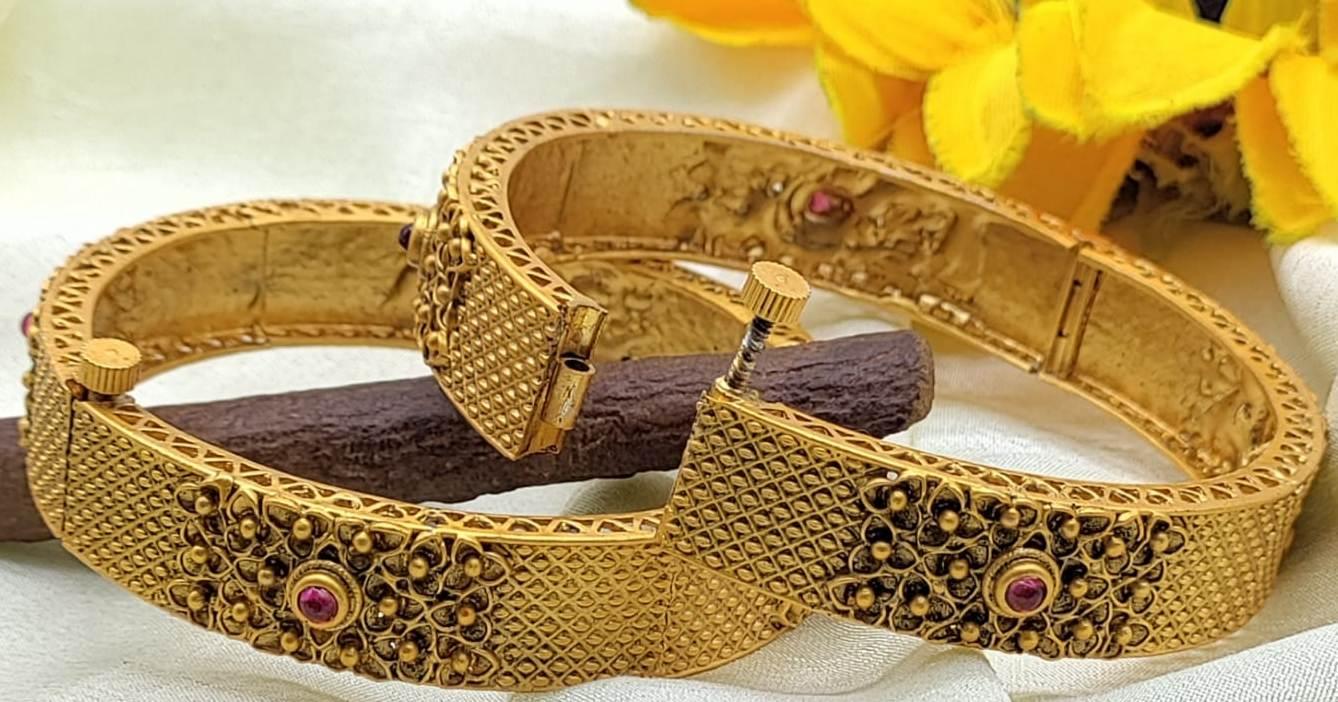 Antique Golden Bangles Sku-8761D1 - rchiecreation