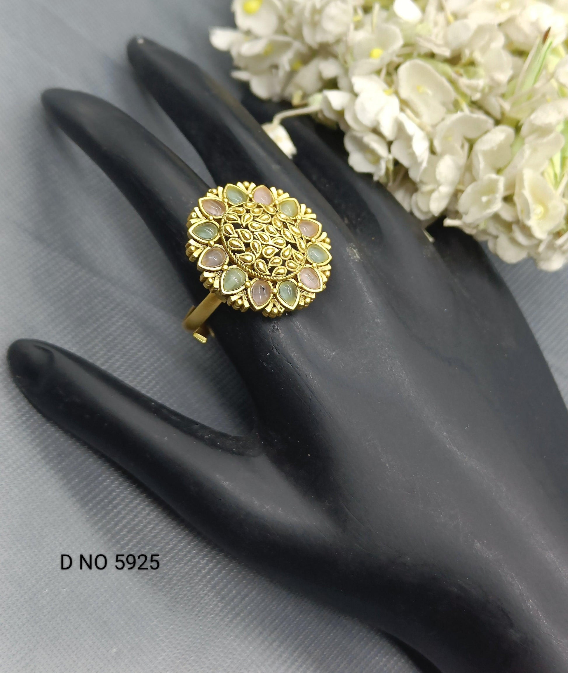 Antique Golden Finger Ring Sku 5925 E4 - rchiecreation