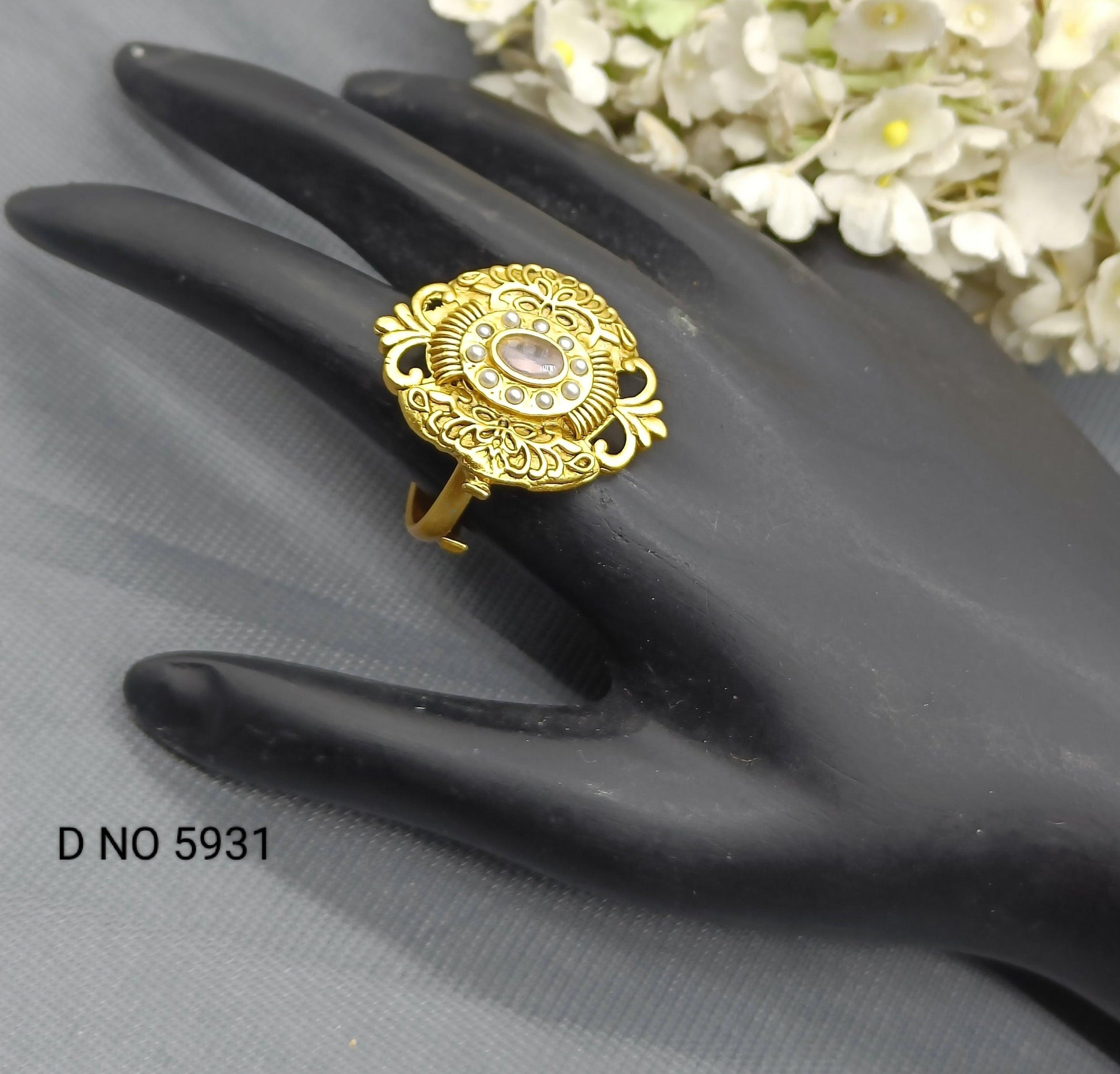 Antique Golden Finger Ring Sku 5931 E4 - rchiecreation