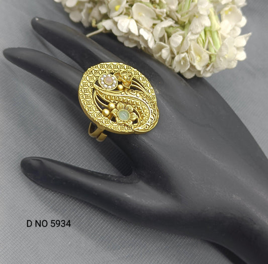 Antique Golden Finger Ring Sku 5934 E4 - rchiecreation