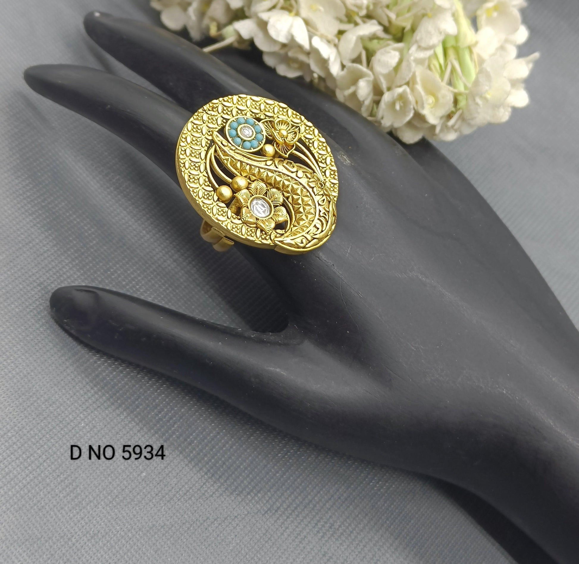 Antique Golden Finger Ring Sku 5934 E4 - rchiecreation