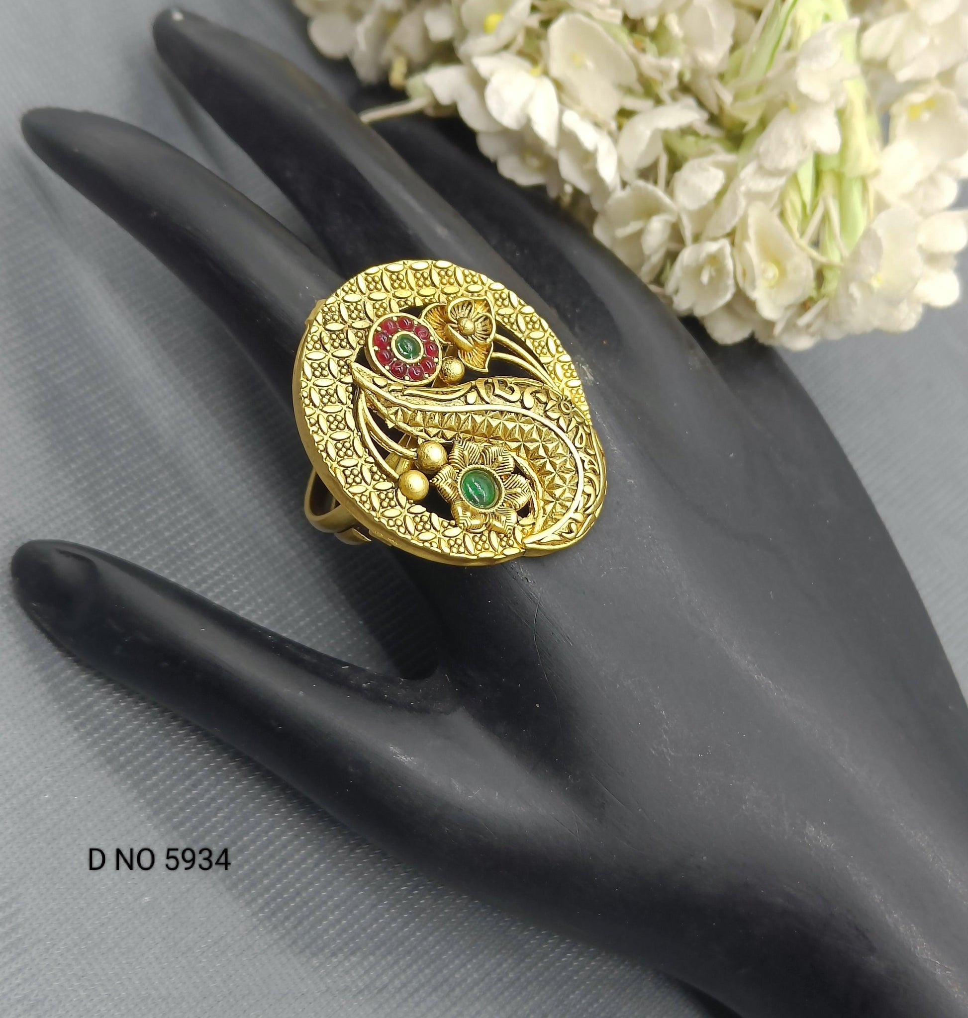 Antique Golden Finger Ring Sku 5934 E4 - rchiecreation