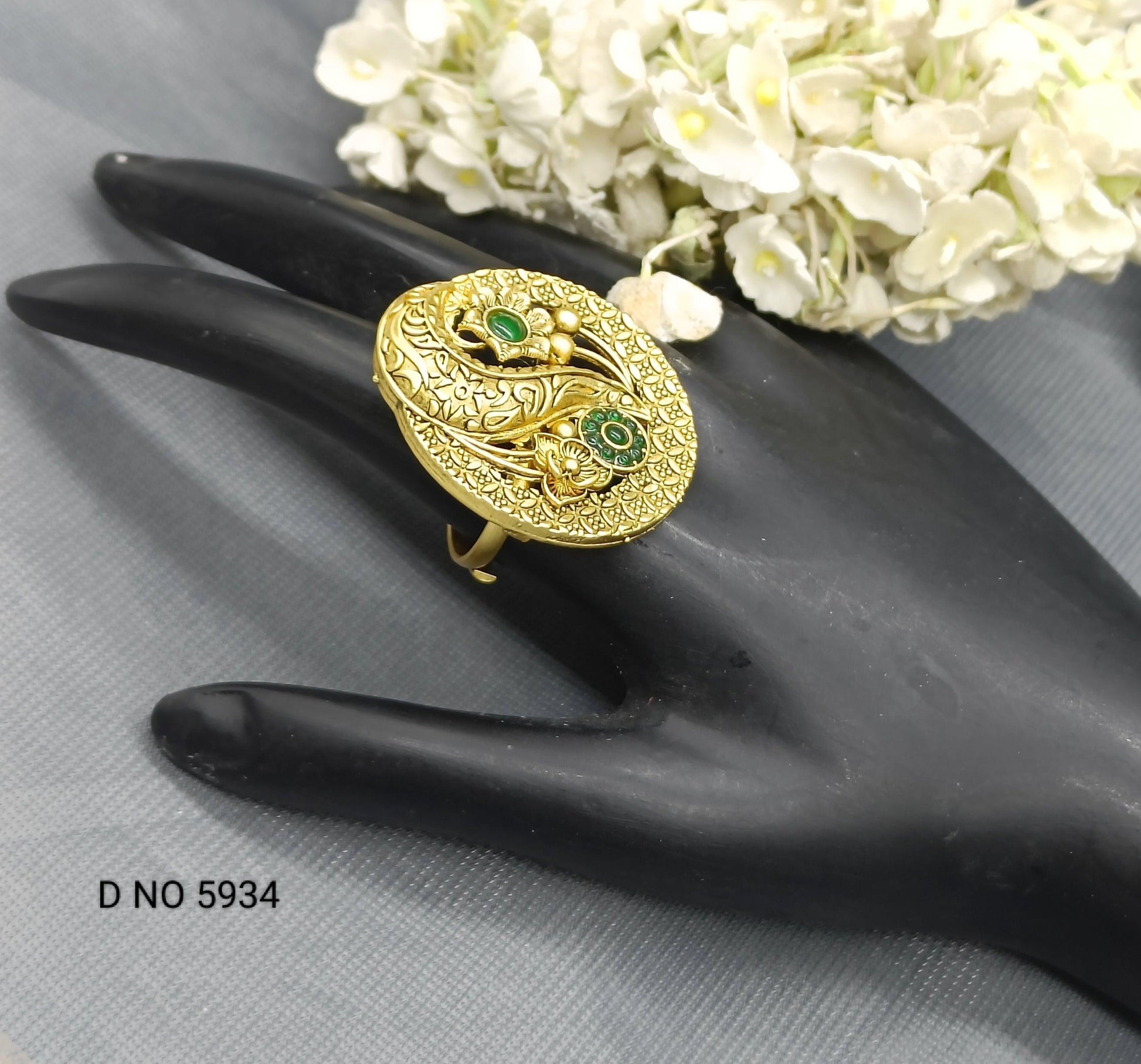 Antique Golden Finger Ring Sku 5934 E4 - rchiecreation