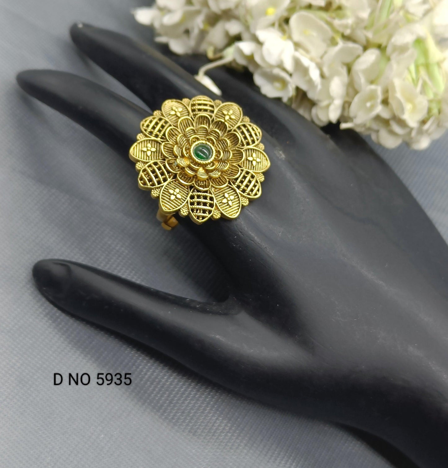 Antique Golden Finger Ring Sku 5935 E4 - rchiecreation