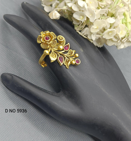 Antique Golden Finger Ring Sku 5936 E4 - rchiecreation