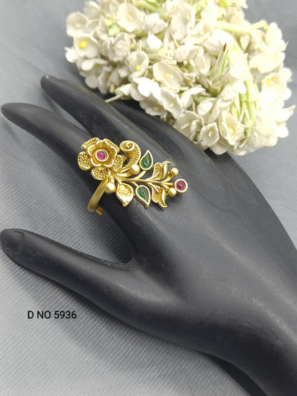 Antique Golden Finger Ring Sku 5936 E4 - rchiecreation