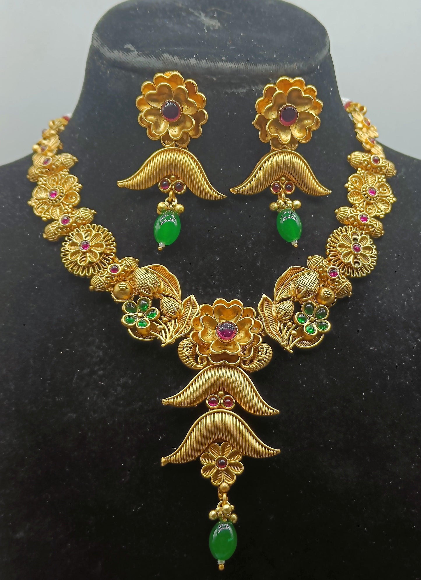 Antique Golden Necklace Sku 0517D3 - rchiecreation