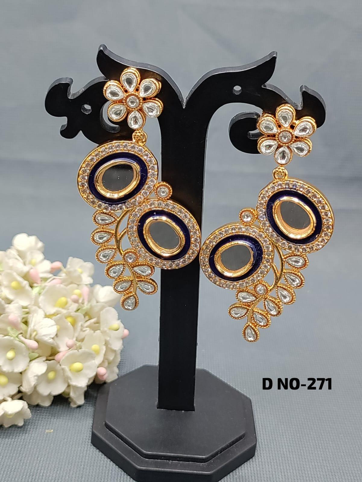 Cz Earring Golden Sku-271 C1 - rchiecreation