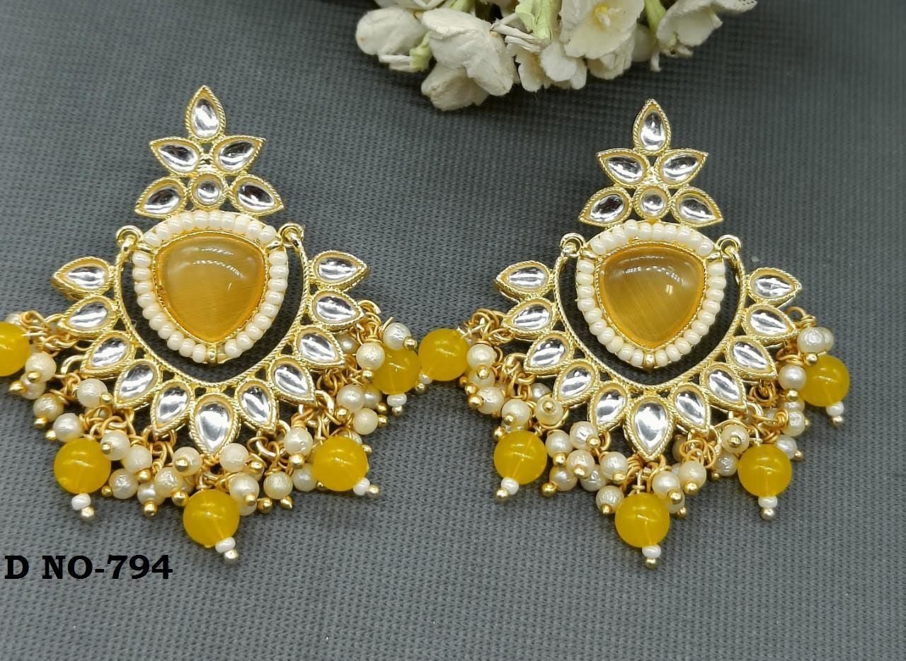 Golden Kundan Earing Sku-794 A1 - rchiecreation