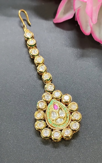 Golden Kundan Tika SKU-RC.137
