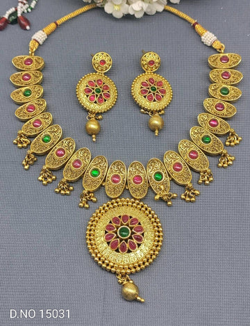 Antique Golden Necklace Set 15031 D-3
