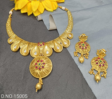 Antique Golden Necklace Set 15005 D3