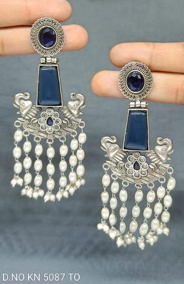 Oxidised German Silver  Earrings KN-5087 TO D3