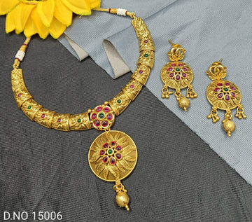 Antique Golden Necklace Set 15006 D3