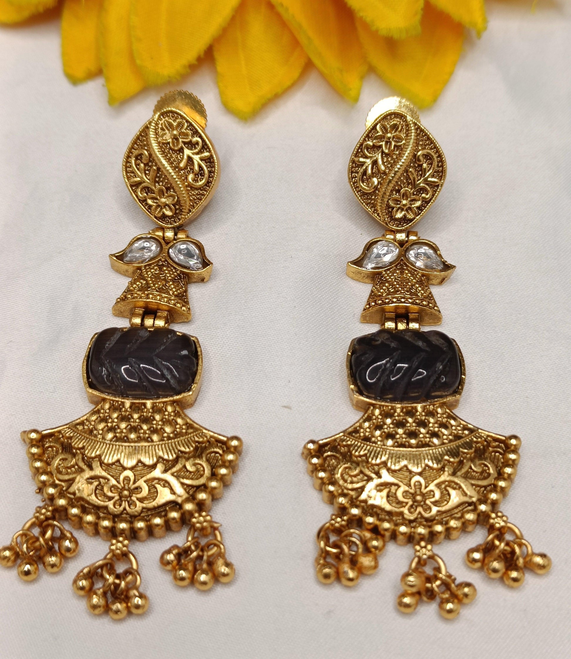 Antique Golden Earrings Sku 15050 D3 - rchiecreation
