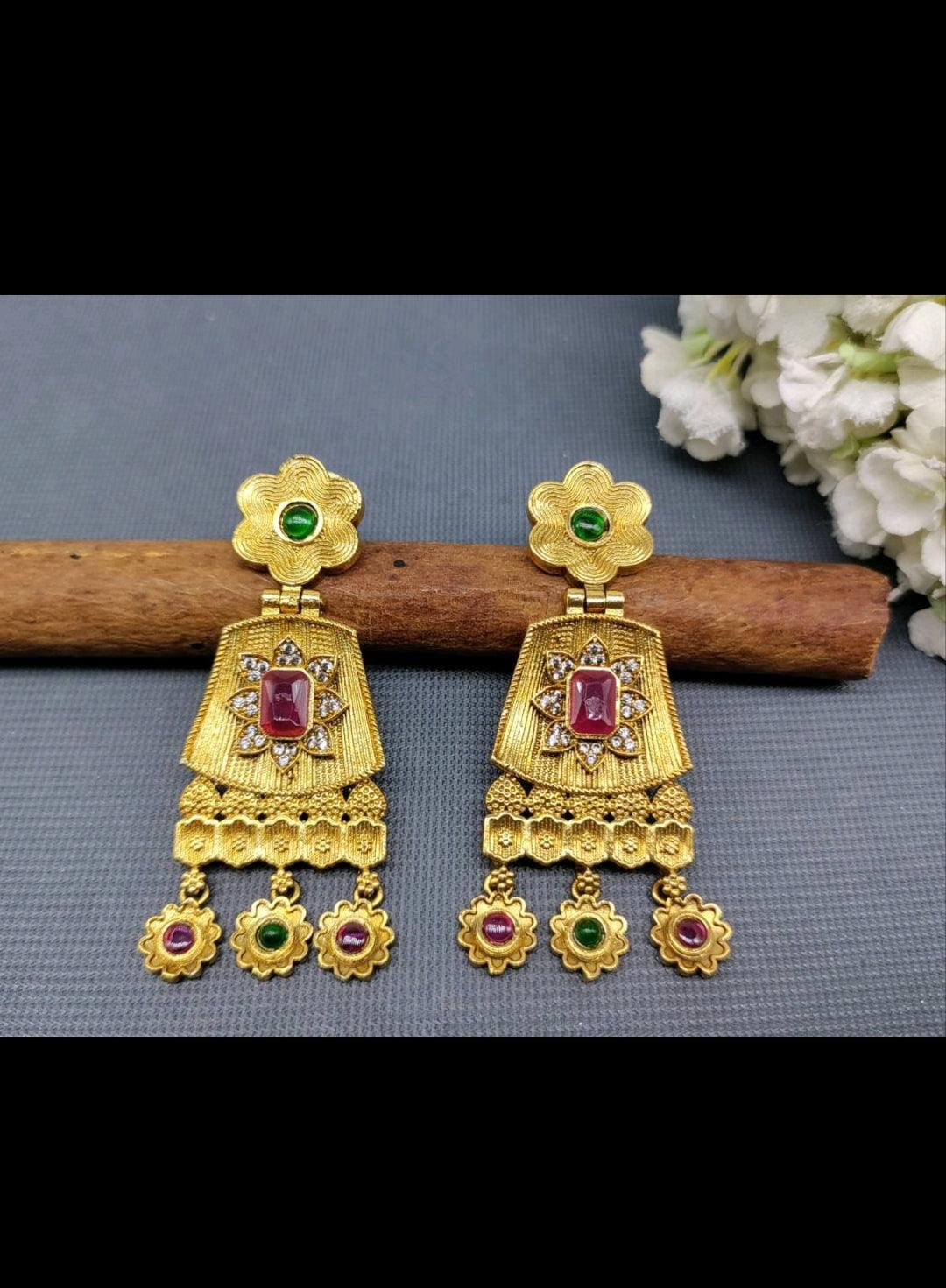 Antique Golden Earrings Sku-15058 D3 - rchiecreation