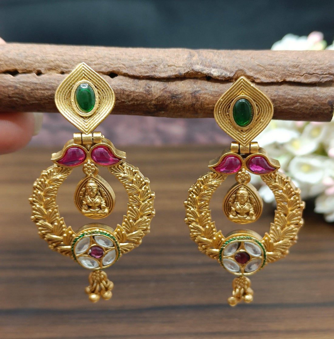 Antique Golden Earrings Sku 15081 D3 - rchiecreation