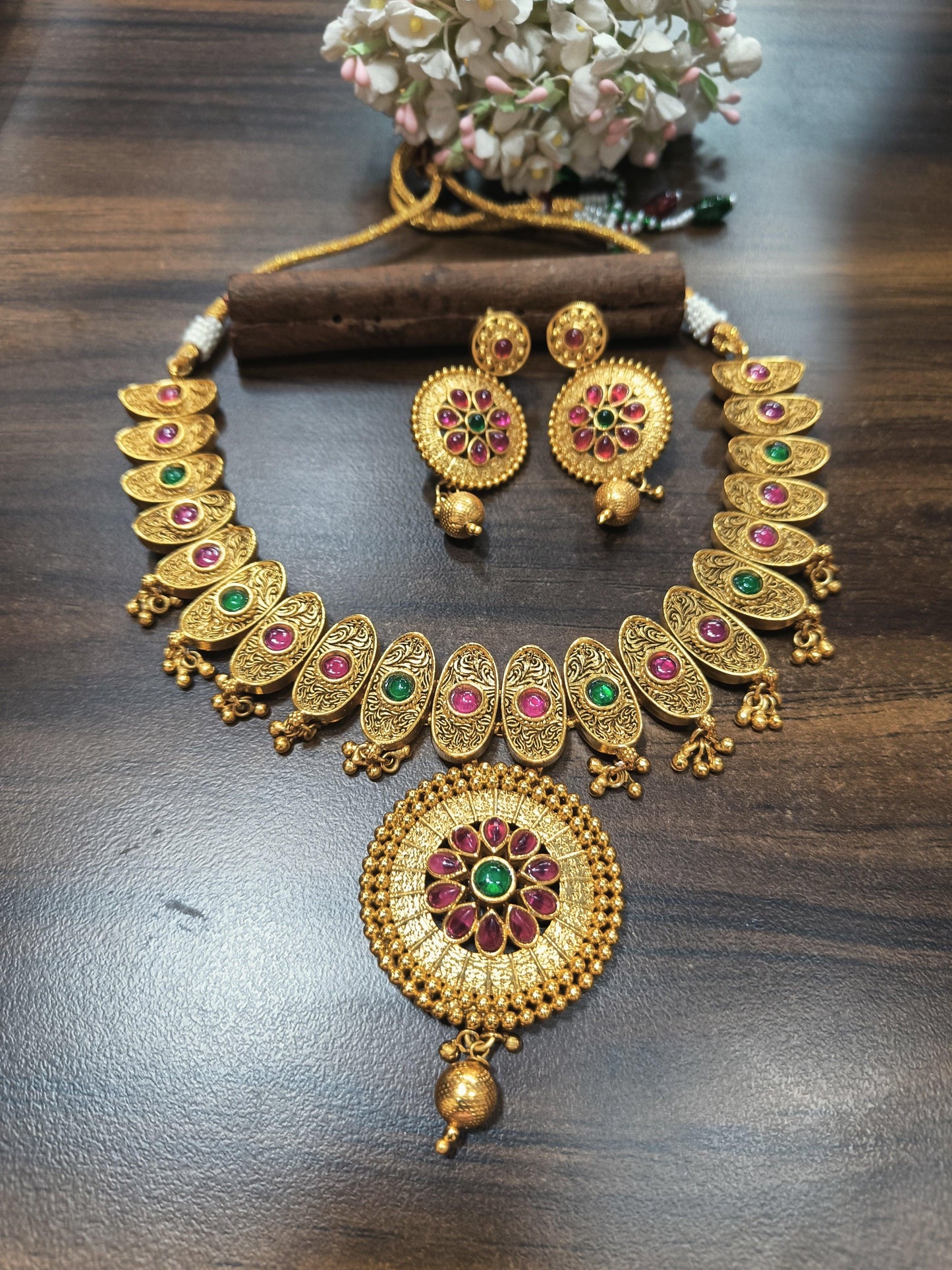 Antique Golden Necklace Set 15031 - rchiecreation