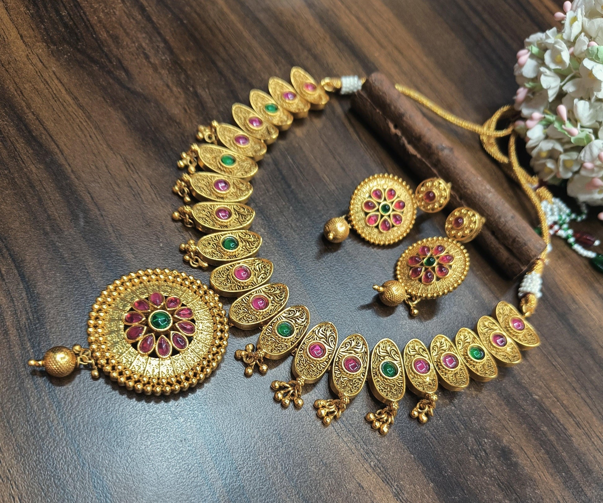 Antique Golden Necklace Set 15031 - rchiecreation