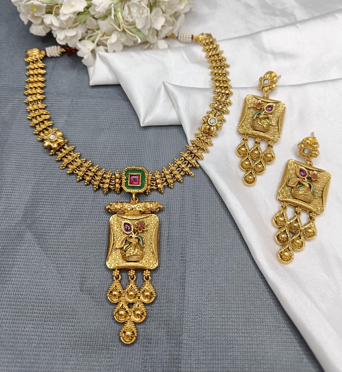 Antique Golden Necklace Set 15070 D3 - rchiecreation