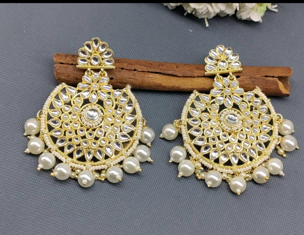 Kundan Earring Golden Sku-750 A1 - rchiecreation